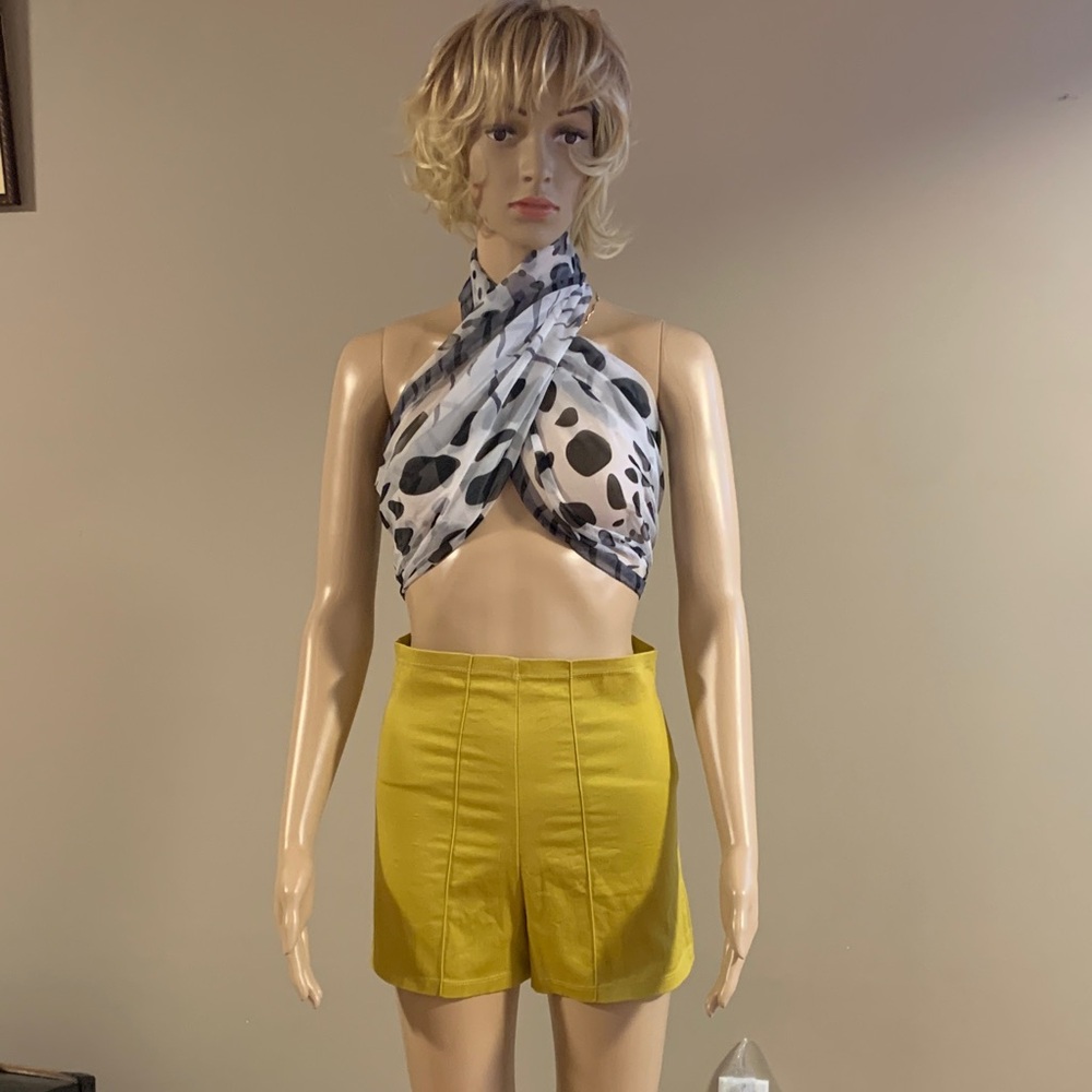 VINTAGE Women's Mustard Yellow Gold Shorts Size XS